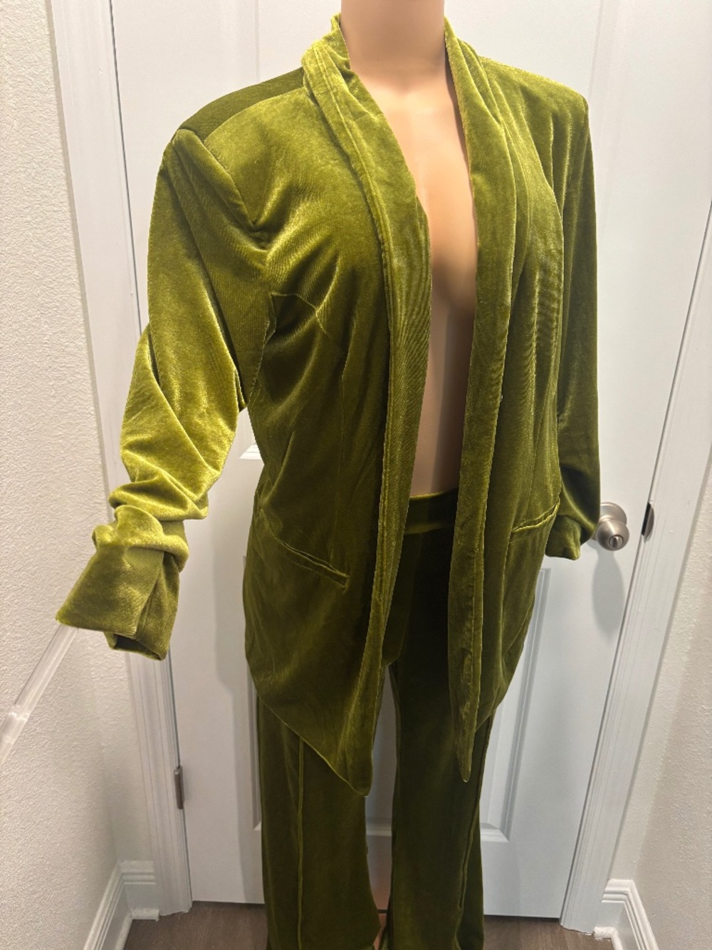 Women’s Olive Green Velvet 2-Piece Blazer & Wide Leg Pants Set